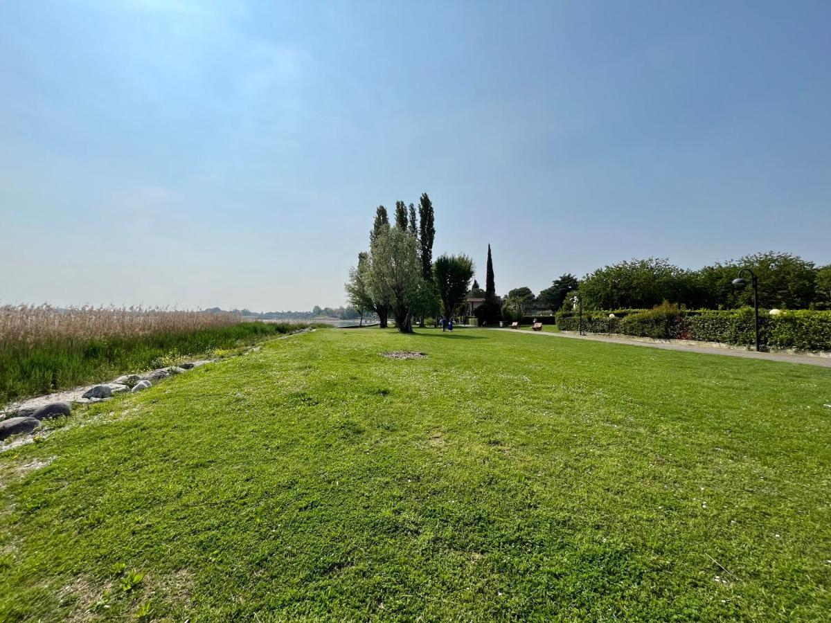 Residence Virgilio Sirmione Eksteriør billede