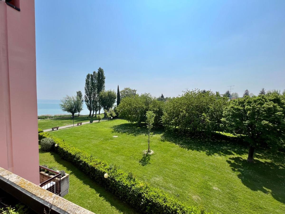 Residence Virgilio Sirmione Eksteriør billede