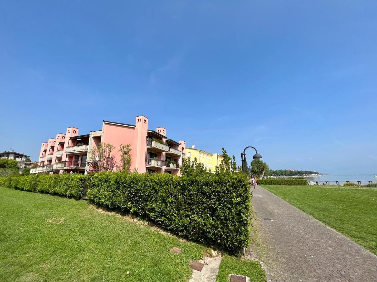 Residence Virgilio Sirmione Eksteriør billede