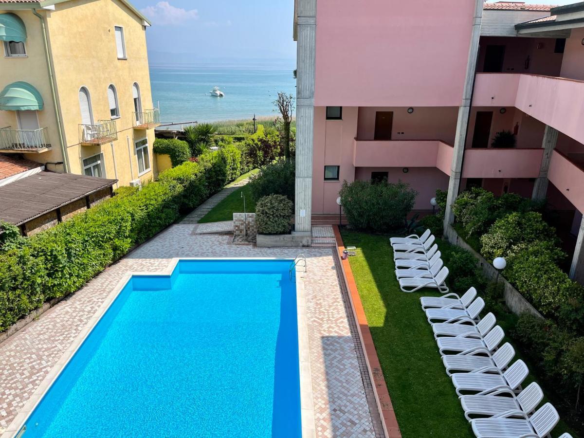 Residence Virgilio Sirmione Eksteriør billede