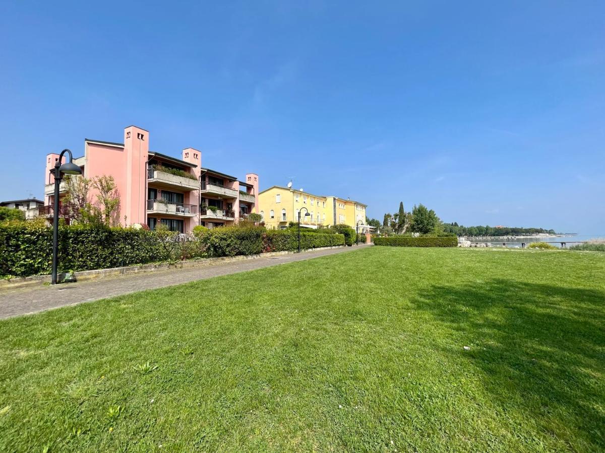 Residence Virgilio Sirmione Eksteriør billede