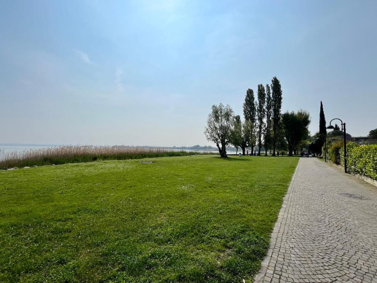 Residence Virgilio Sirmione Eksteriør billede