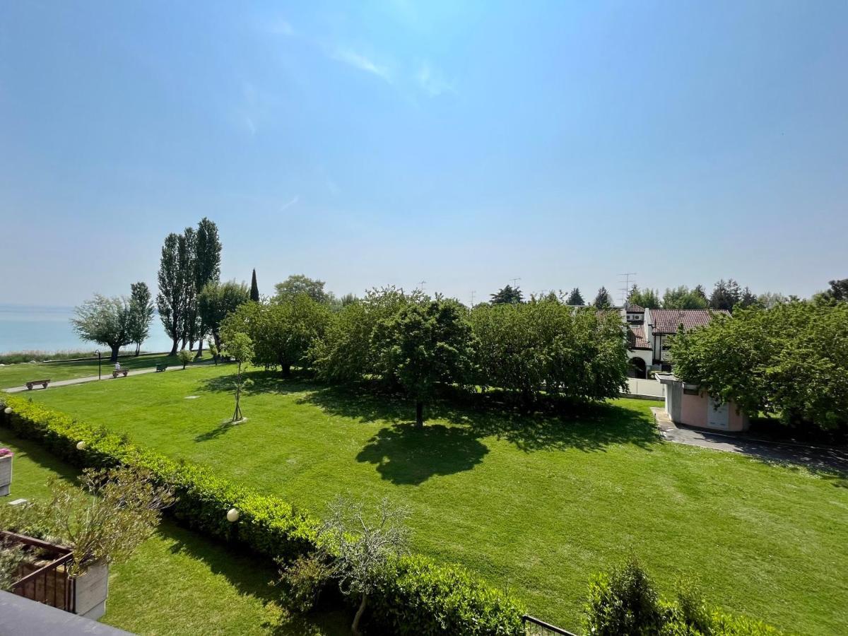 Residence Virgilio Sirmione Eksteriør billede