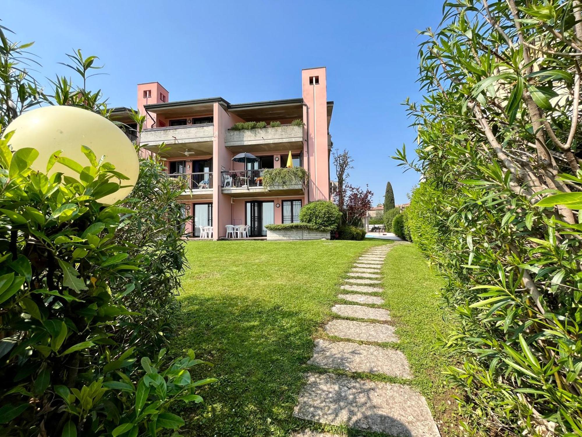 Residence Virgilio Sirmione Eksteriør billede